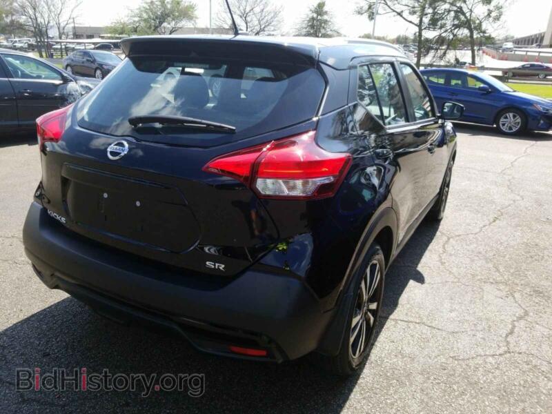 2019 Nissan KICKS (VIN 3N1CP5CU3KL521761) — фото 2 из 7
