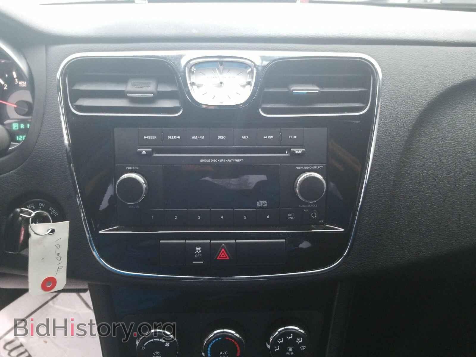 2014 Chrysler 200 - VIN: 1C3CCBAB9EN205203 - Фото 4