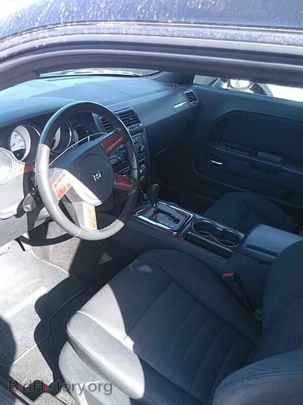 2010 Dodge Challenger - VIN: 2B3CJ4DV9AH324215 - Фото 3