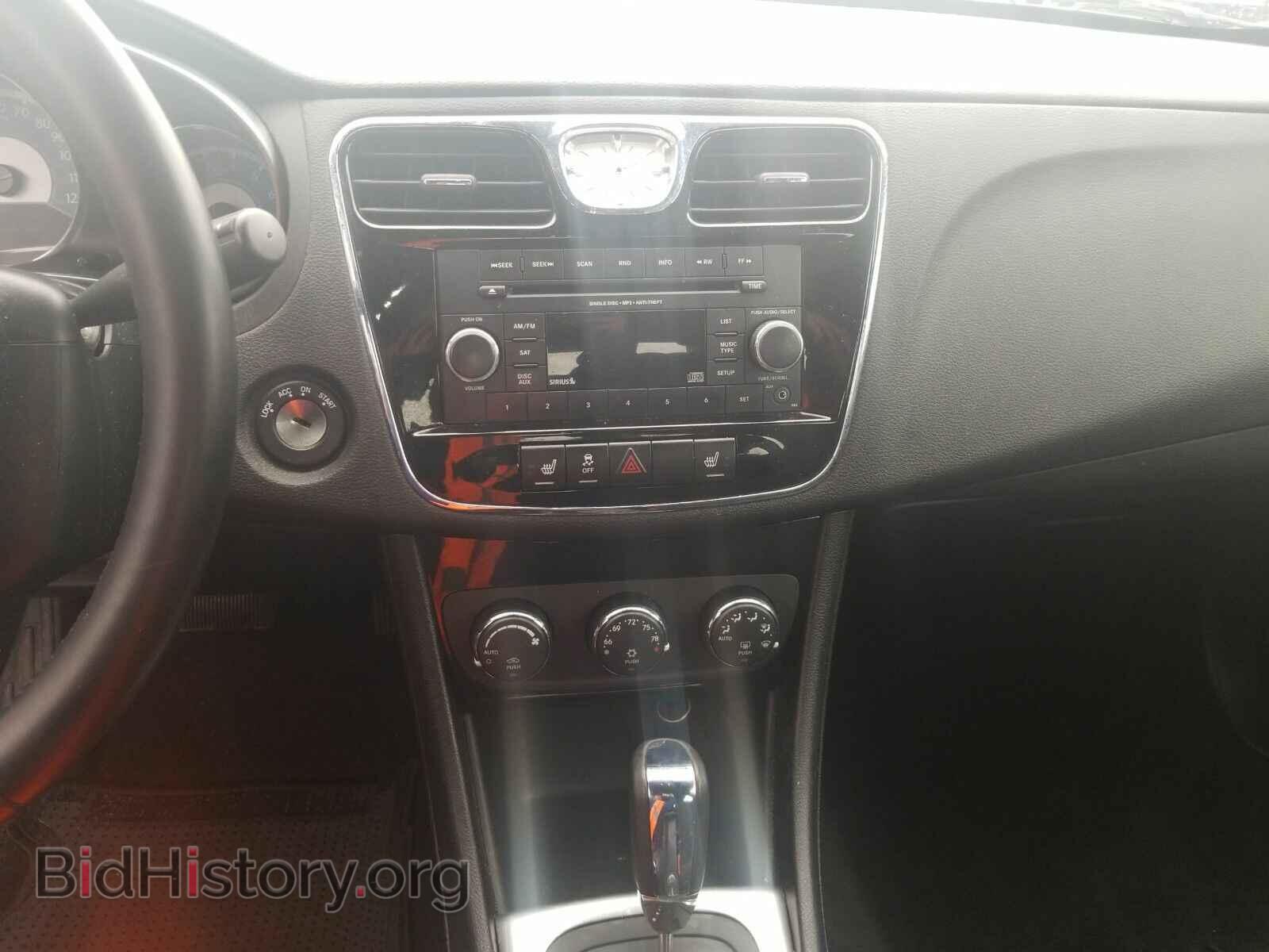 2013 Chrysler 200 - VIN: 1C3CCBBB6DN674049 - Фото 4