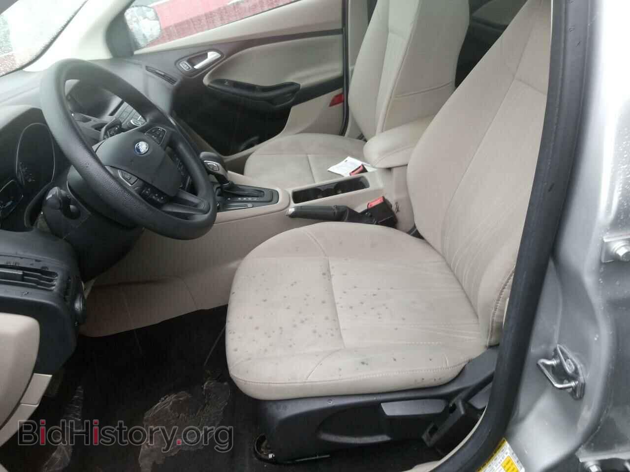 2017 Ford Focus - VIN: 1FADP3F23HL259718 - Фото 3