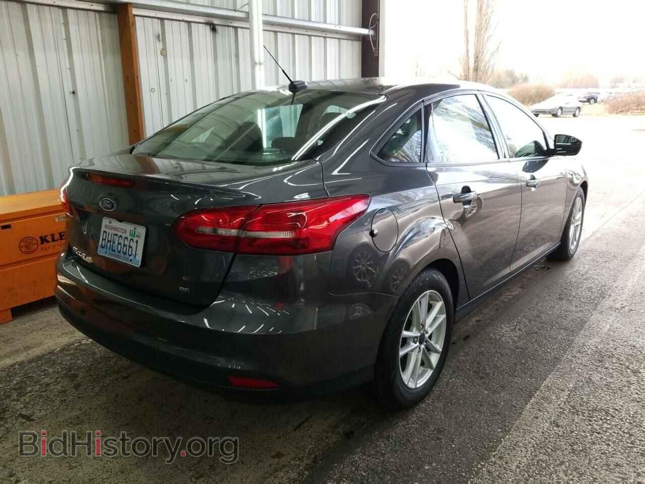 2016 Ford Focus - VIN: 1FADP3F21GL352834 - Фото 2