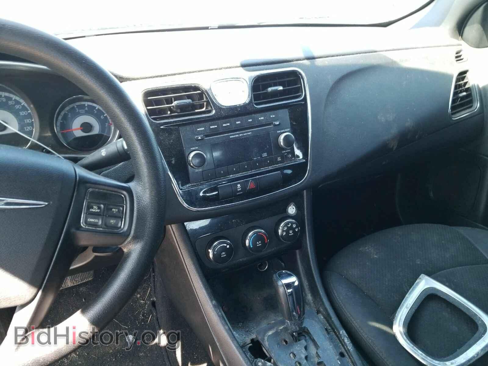 2013 Chrysler 200 - VIN: 1C3CCBAB9DN568731 - Фото 4