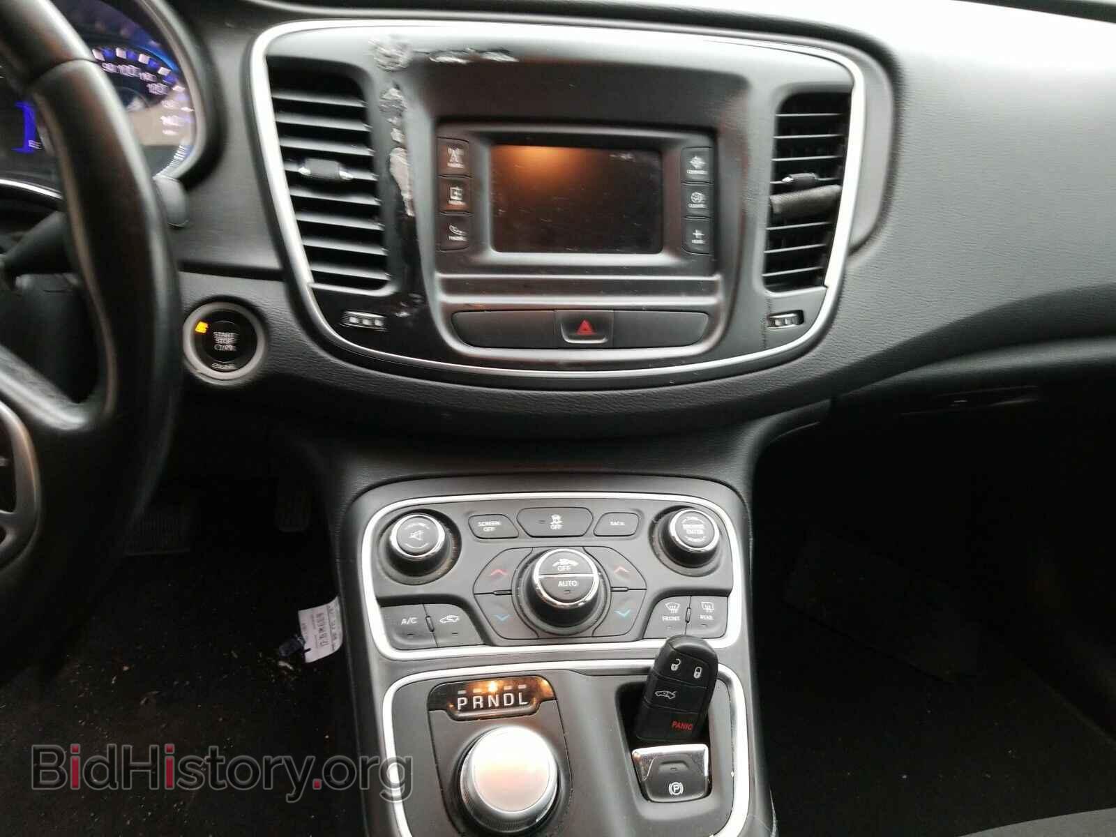 2016 Chrysler 200 - VIN: 1C3CCCAB1GN180340 - Фото 4