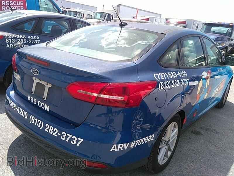 2015 Ford Focus - VIN: 1FADP3F29FL292302 - Photo 2