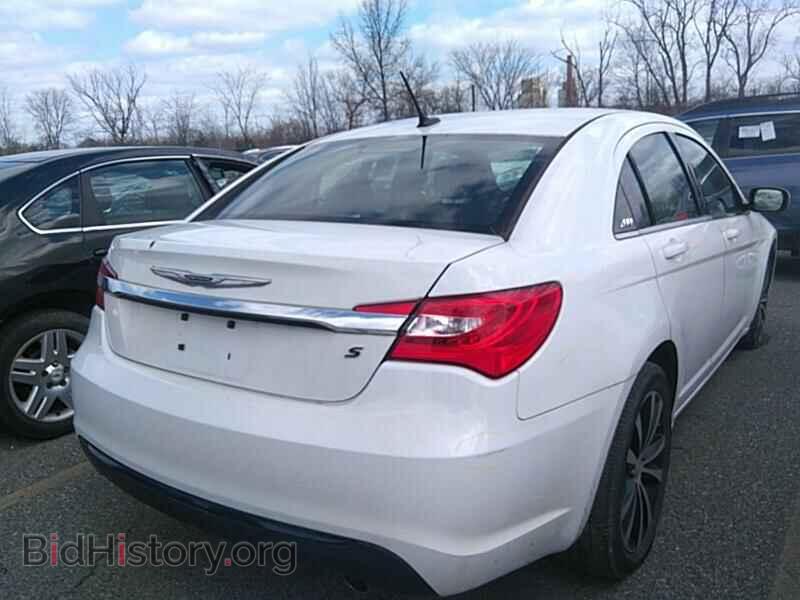 2013 Chrysler 200 - VIN: 1C3CCBBG2DN718074 - Фото 2