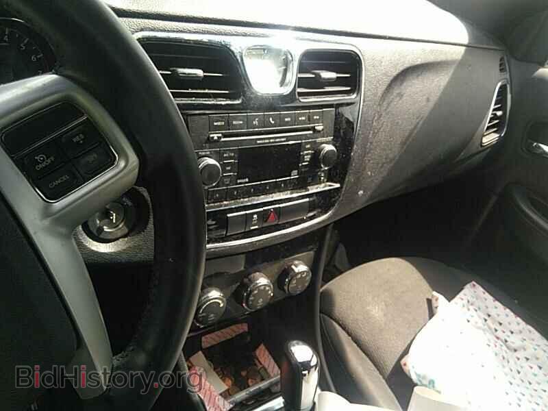 2013 Chrysler 200 - VIN: 1C3CCBBG2DN718074 - Фото 4