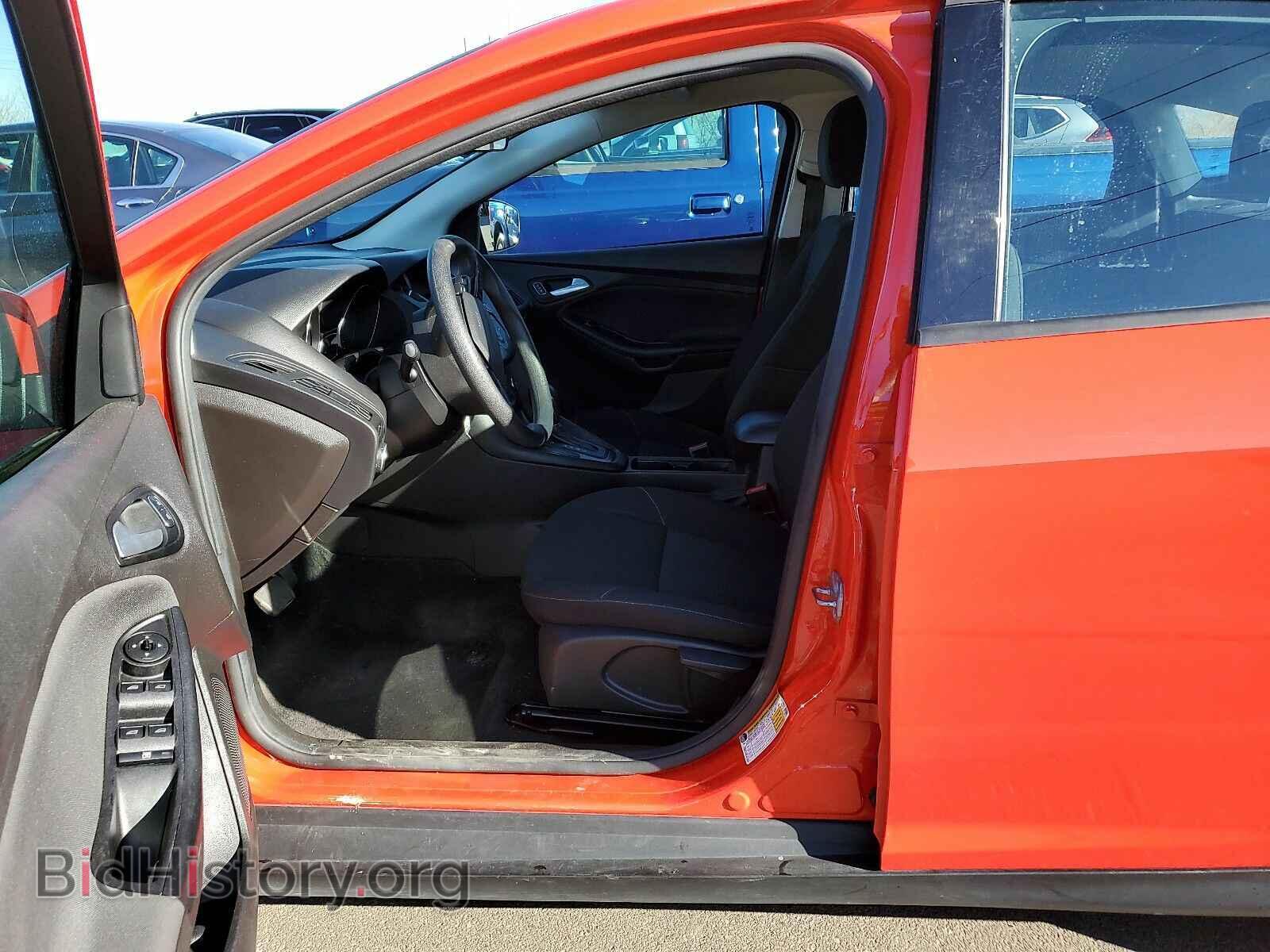 2017 Ford Focus - VIN: 1FADP3K29HL278117 - Photo 3