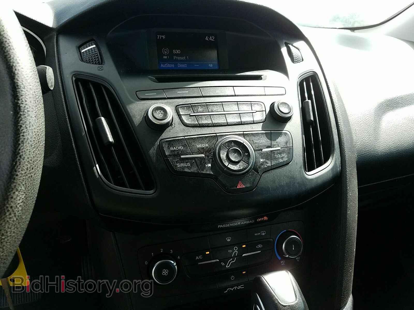 2016 Ford Focus - VIN: 1FADP3F28GL345735 - Фото 4