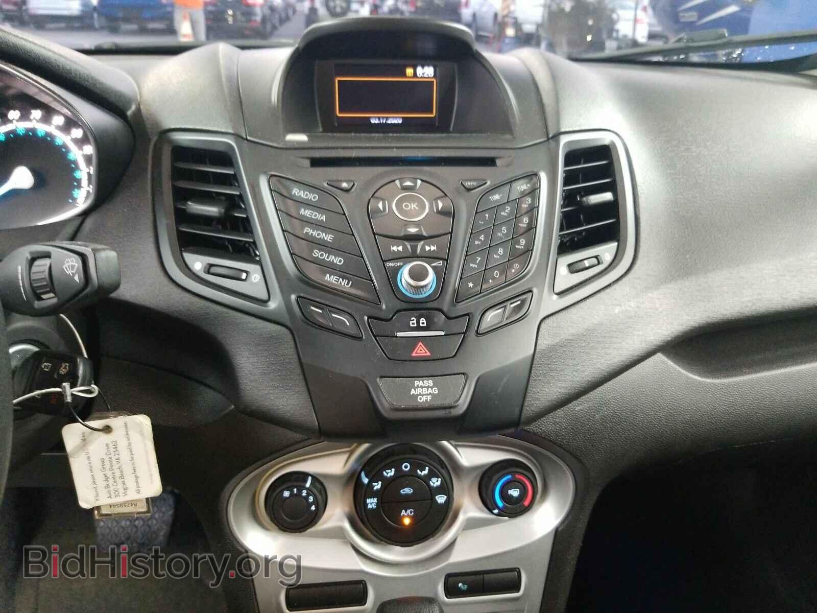 2018 Ford Fiesta - VIN: 3FADP4EJ3JM117596 - Фото 4