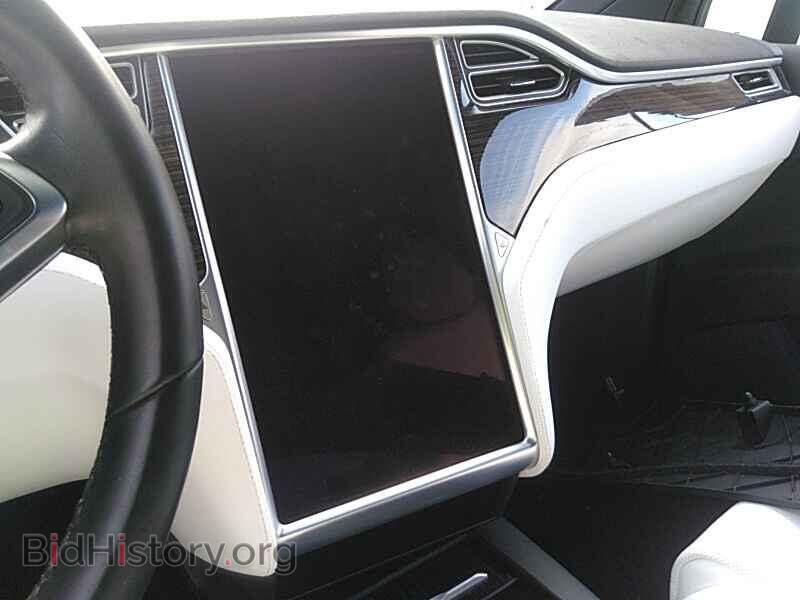 2016 Tesla Model X - VIN: 5YJXCBE27GF022018 - Photo 4