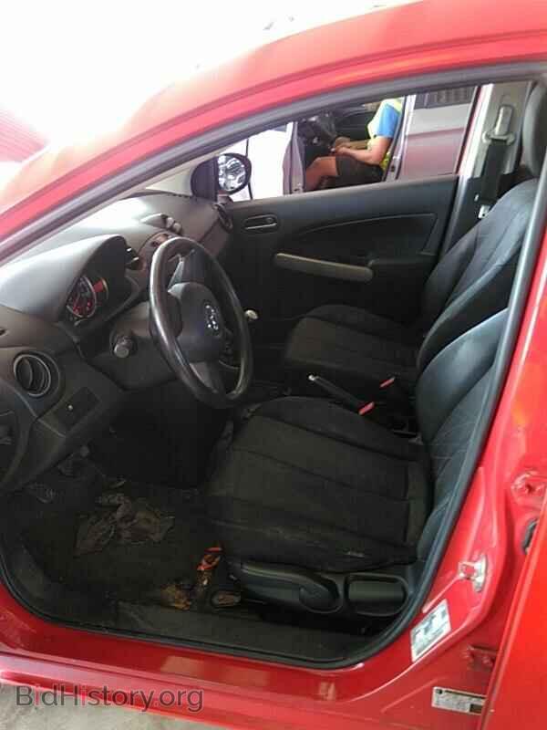 2013 Mazda Mazda2 - VIN: JM1DE1KY2D0163699 - Фото 3