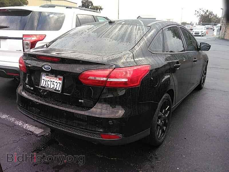 2016 Ford Focus - VIN: 1FADP3F29GL395639 - Фото 2