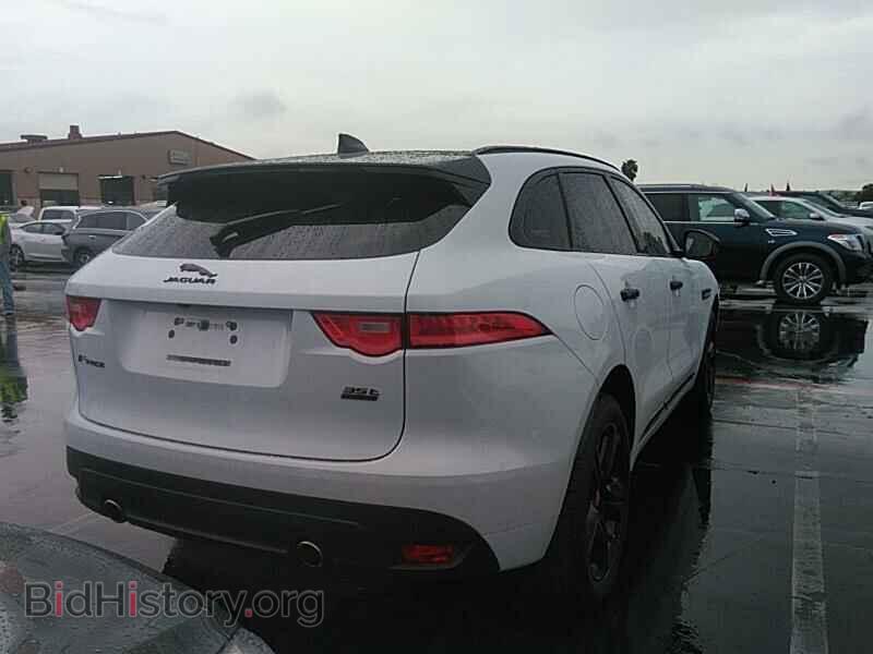 2017 Jaguar F-PACE - VIN: SADCL2BV8HA493963 - Фото 2