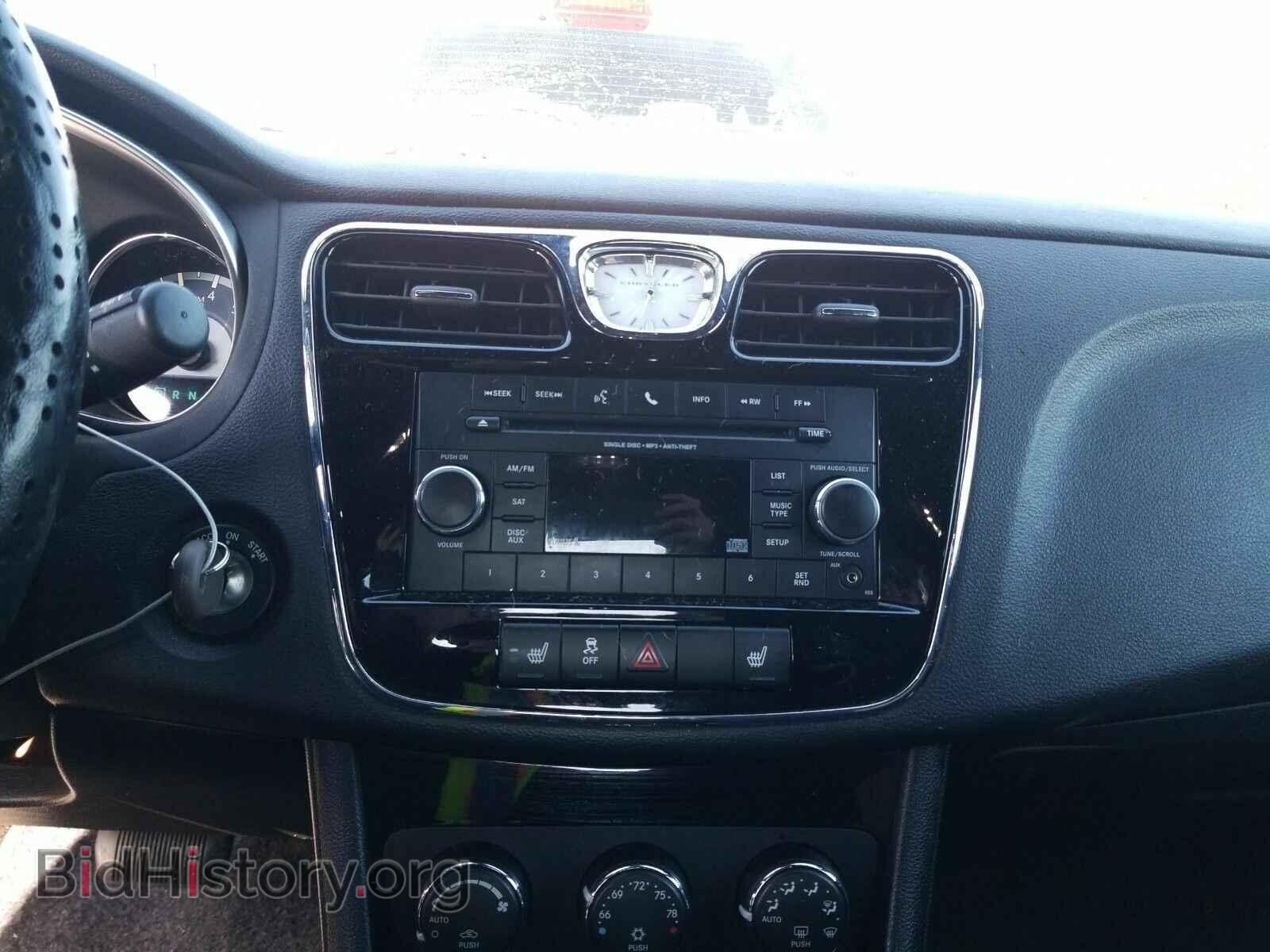 2013 Chrysler 200 - VIN: 1C3CCBBB1DN500924 - Photo 4
