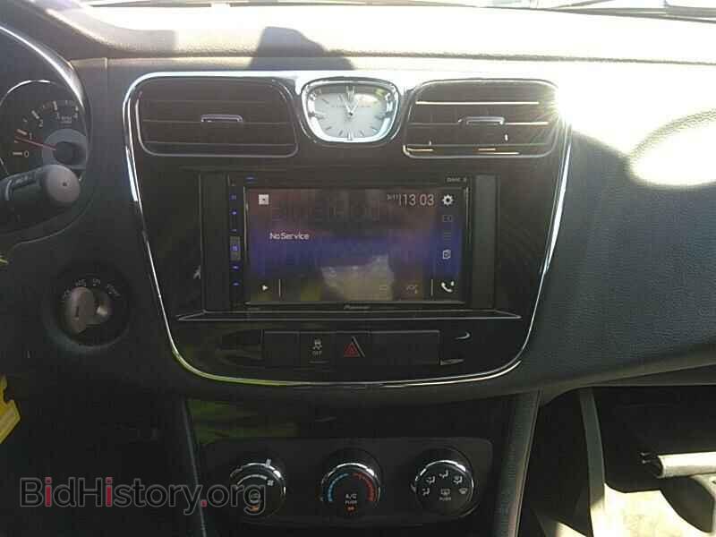 2013 Chrysler 200 - VIN: 1C3CCBAB0DN647818 - Photo 4