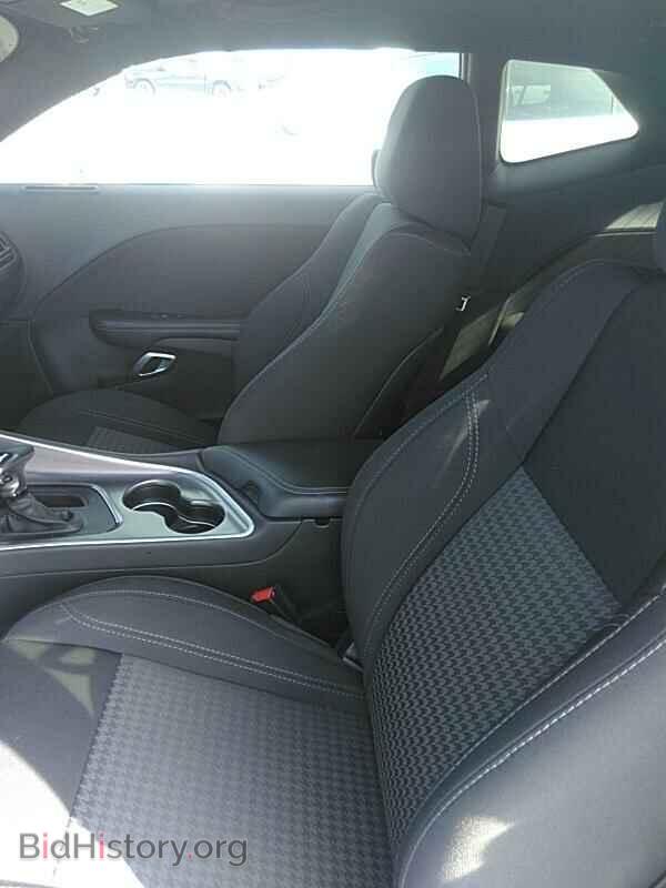 2019 Dodge Challenger - VIN: 2C3CDZAGXKH570723 - Фото 3