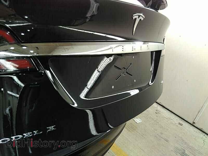 2017 Tesla Model X - VIN: 5YJXCDE2XHF038422 - Photo 9