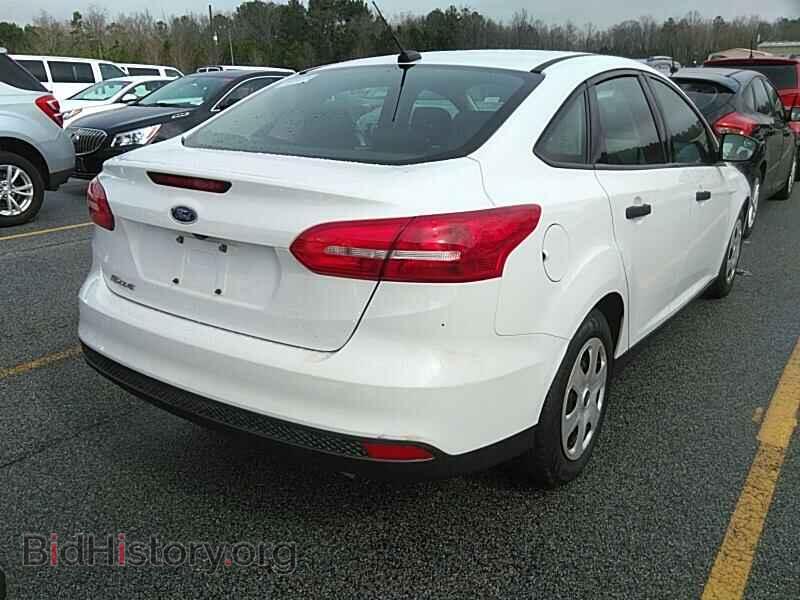 2018 Ford Focus - VIN: 1FADP3E28JL201384 - Фото 2