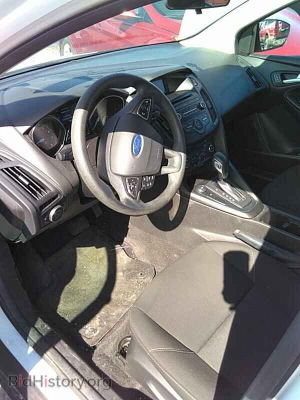 2017 Ford Focus - VIN: 1FADP3FE8HL312990 - Фото 3