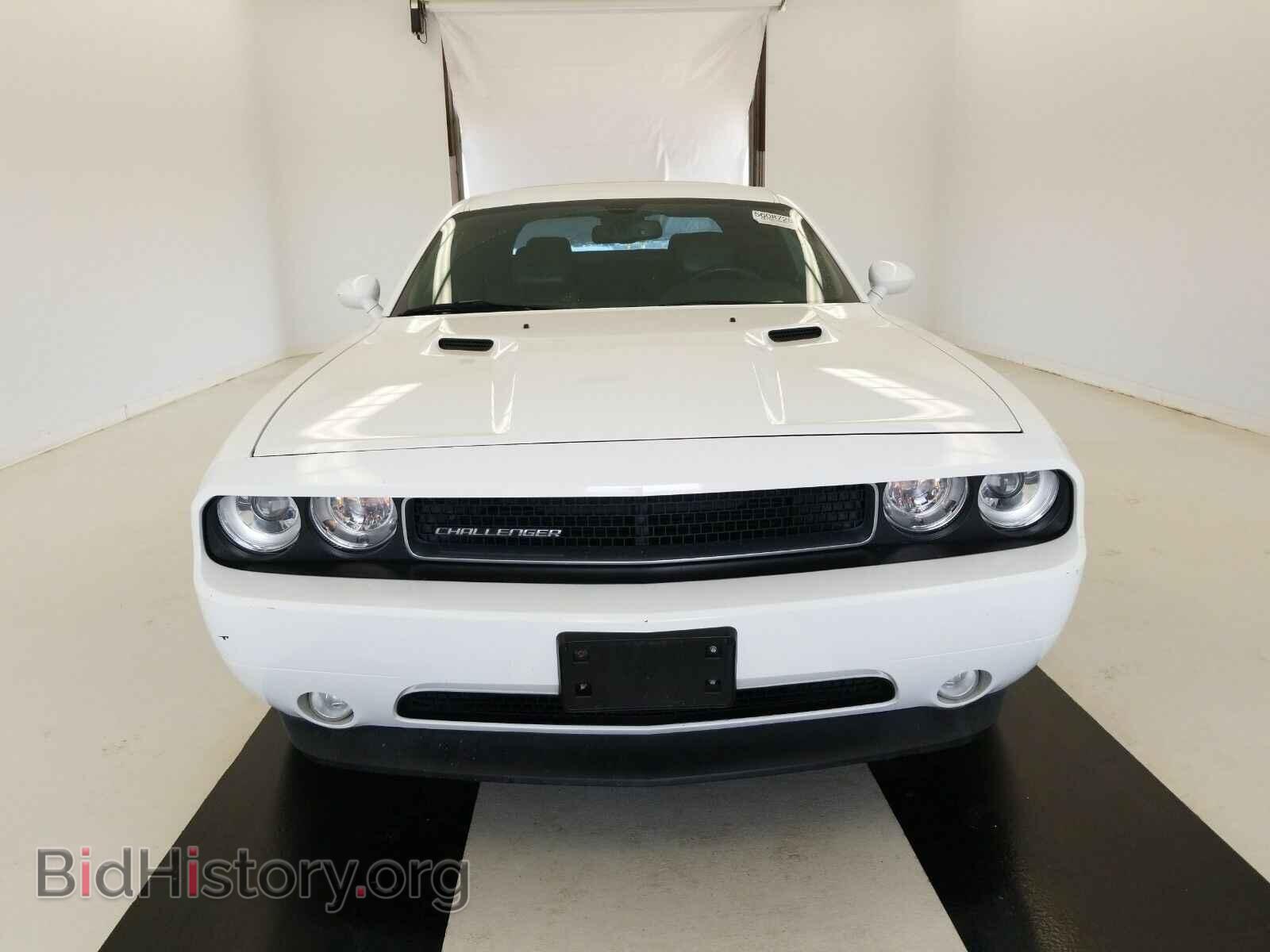2014 Dodge Challenger - VIN: 2C3CDYAG4EH142466 - Фото 2