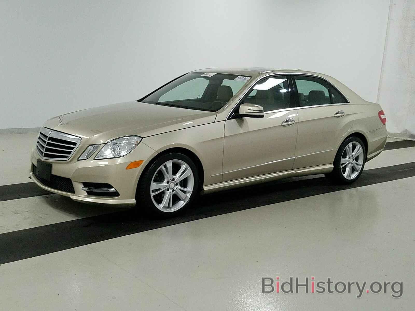 Photo WDDHF8JB5DA749432 - Mercedes-Benz E-Class 2013