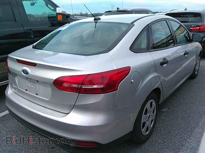2016 Ford Focus - VIN: 1FADP3E26GL401317 - Фото 2