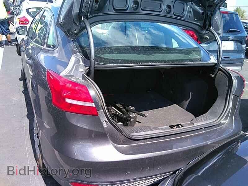 2017 Ford Focus - VIN: 1FADP3E21HL254888 - Photo 7