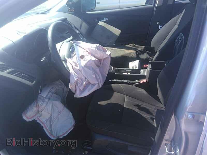 2016 Ford Focus - VIN: 1FADP3F26GL387451 - Photo 3