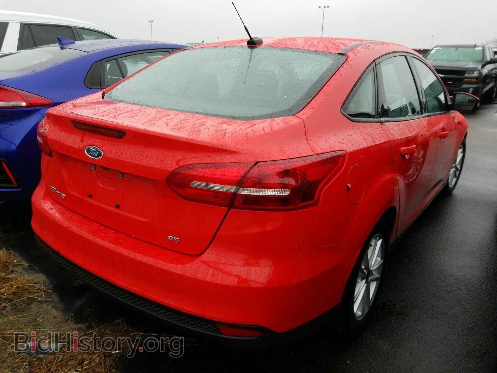 2016 Ford Focus - VIN: 1FADP3F27GL370951 - Photo 2