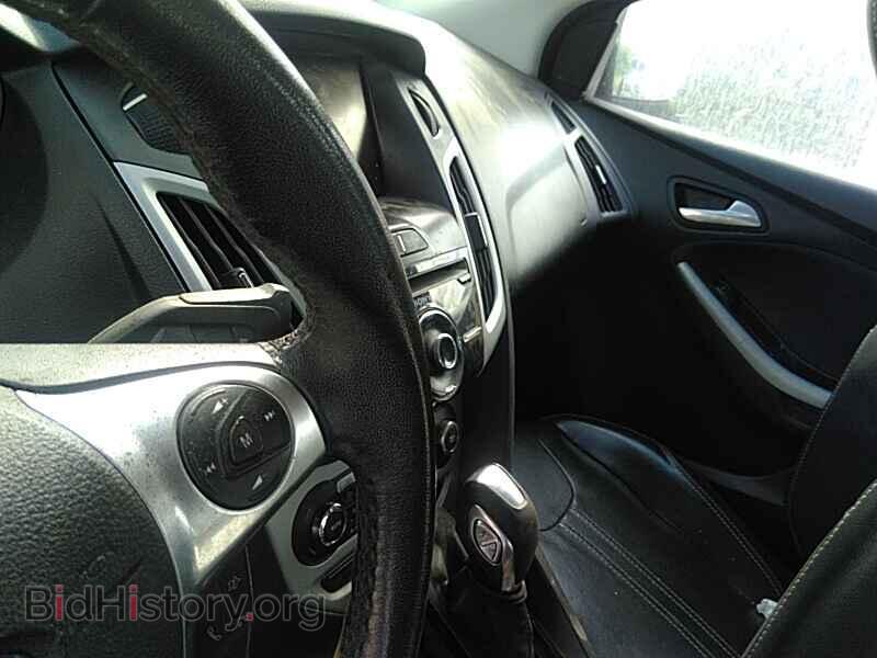 2013 Ford Focus - VIN: 1FADP3F2XDL106943 - Photo 4