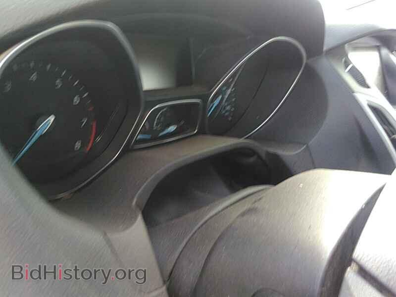 2013 Ford Focus - VIN: 1FADP3F2XDL106943 - Photo 5
