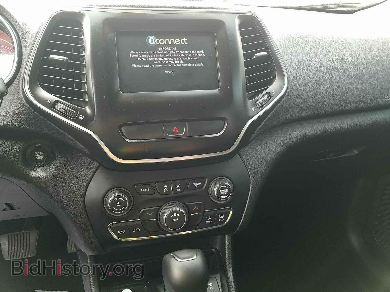 2019 Jeep Cherokee - VIN: 1C4PJLLB8KD204129 - Фото 4