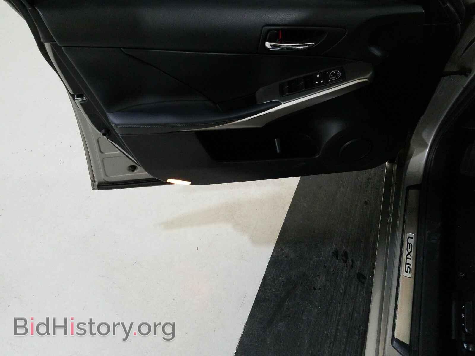 2016 Lexus IS 200t - VIN: JTHBA1D20G5028643 - Фото 9