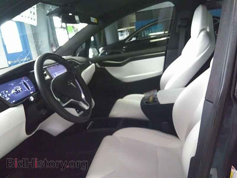 2017 Tesla Model X - VIN: 5YJXCBE21HF066873 - Фото 3