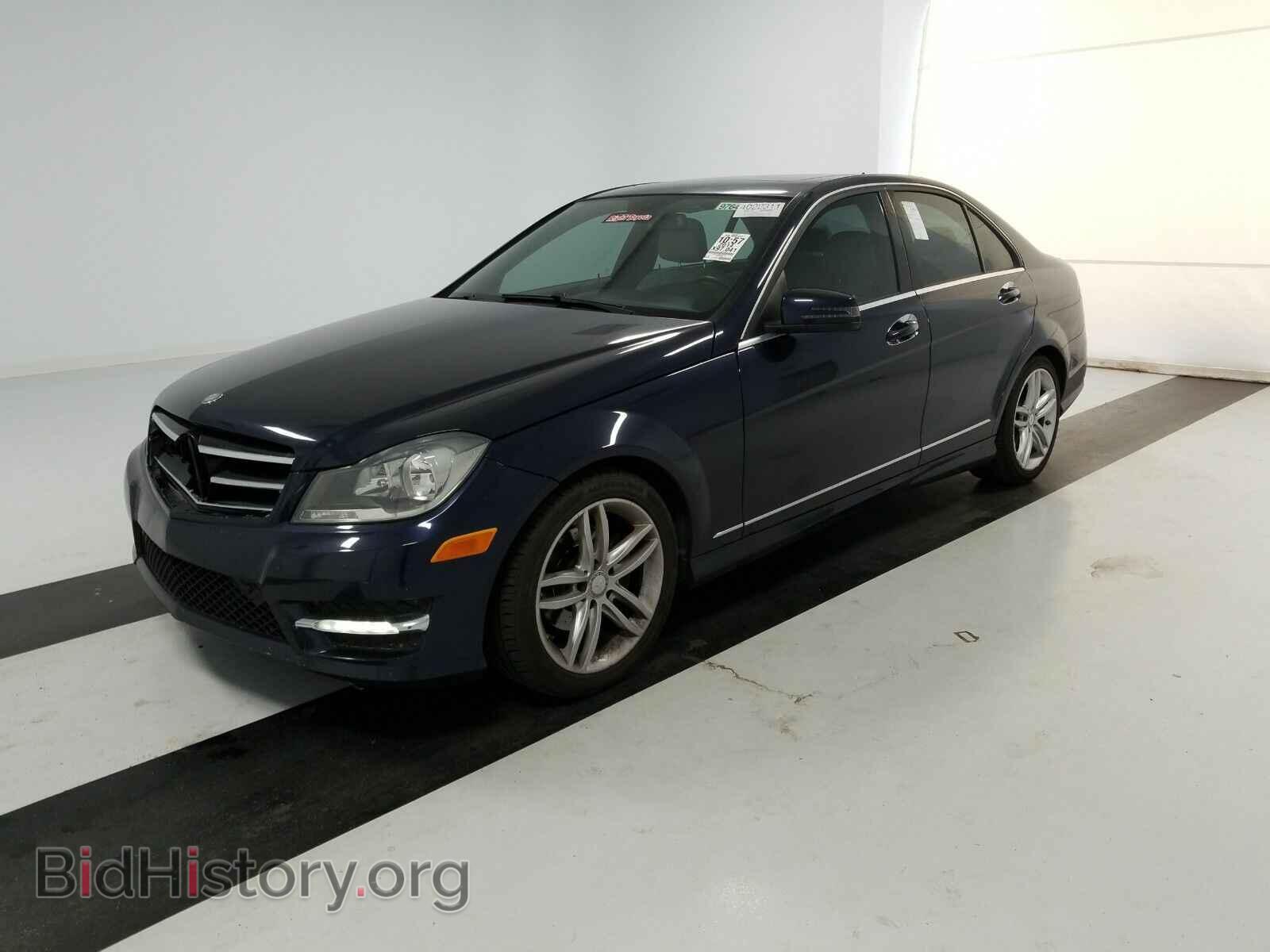 Photo WDDGF4HB6EA941793 - Mercedes-Benz C-Class 2014