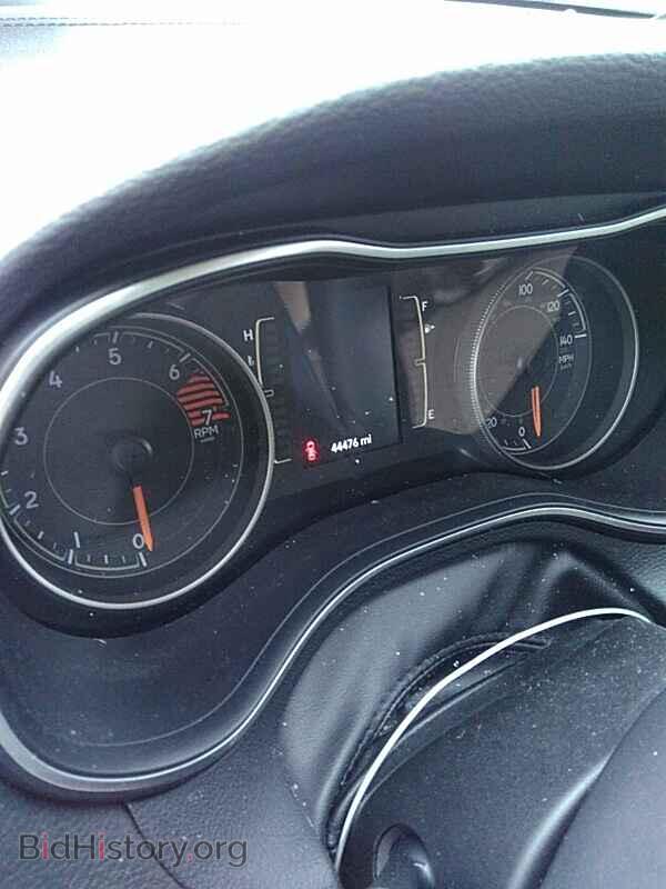 2019 Jeep Cherokee - VIN: 1C4PJLCB6KD203917 - Photo 5