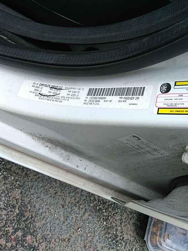 2013 Chrysler 200 - VIN: 1C3CCBBB1DN606094 - Photo 6
