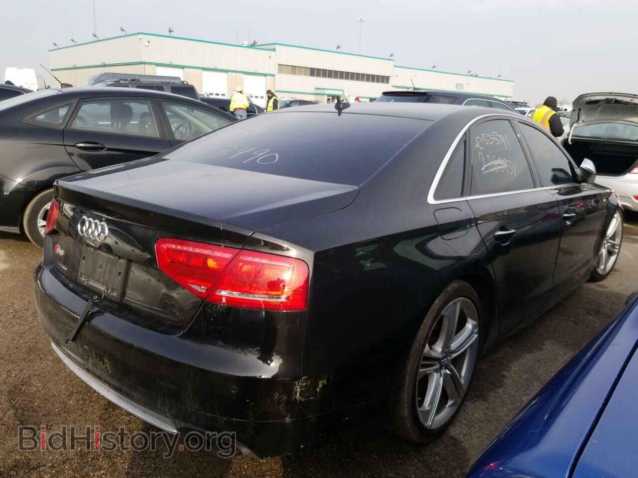 2014 Audi S8 - VIN: WAUD2AFDXEN006312 - Фото 2