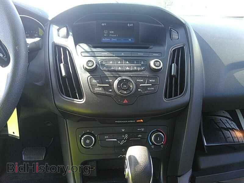 2017 Ford Focus - VIN: 1FADP3F22HL324834 - Фото 4