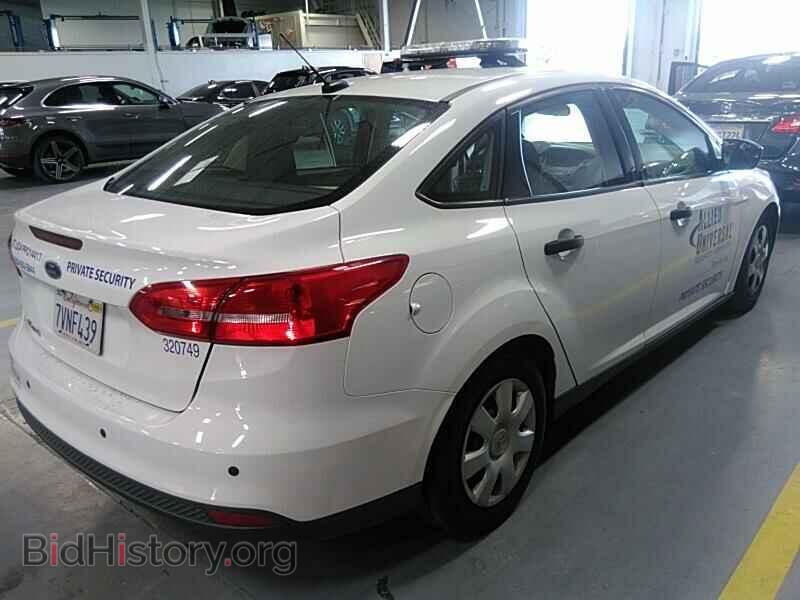 2016 Ford Focus - VIN: 1FADP3E22GL320749 - Photo 2