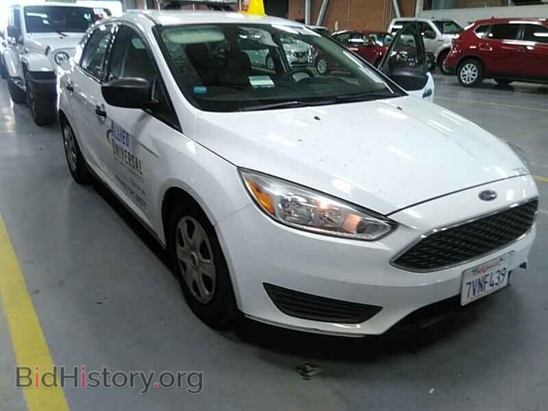 2016 Ford Focus - VIN: 1FADP3E22GL320749 - Photo 11