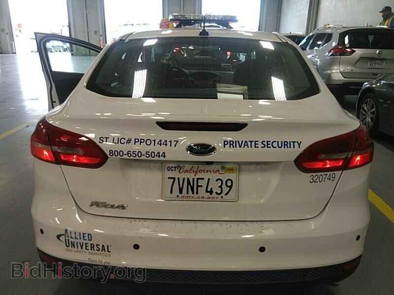 2016 Ford Focus - VIN: 1FADP3E22GL320749 - Photo 9