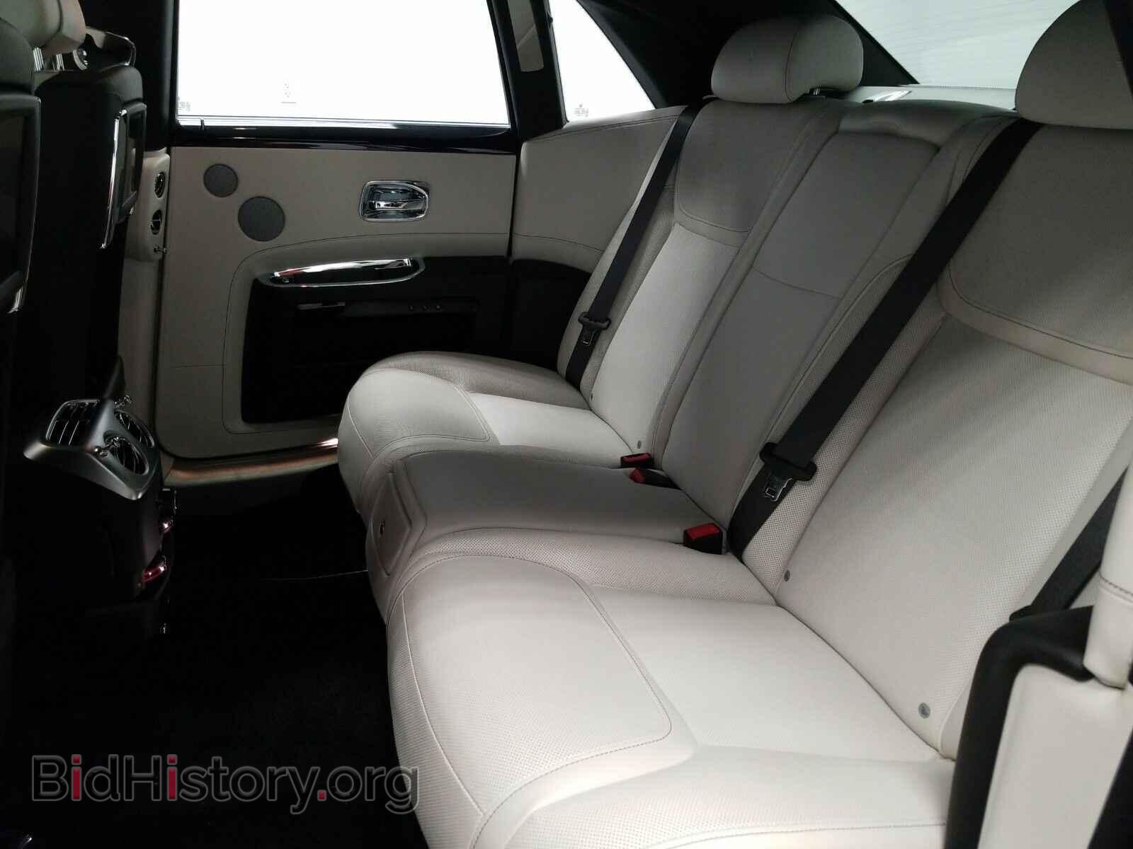 2017 Rolls-Royce Ghost - VIN: SCA664S57HUX54145 - Photo 13