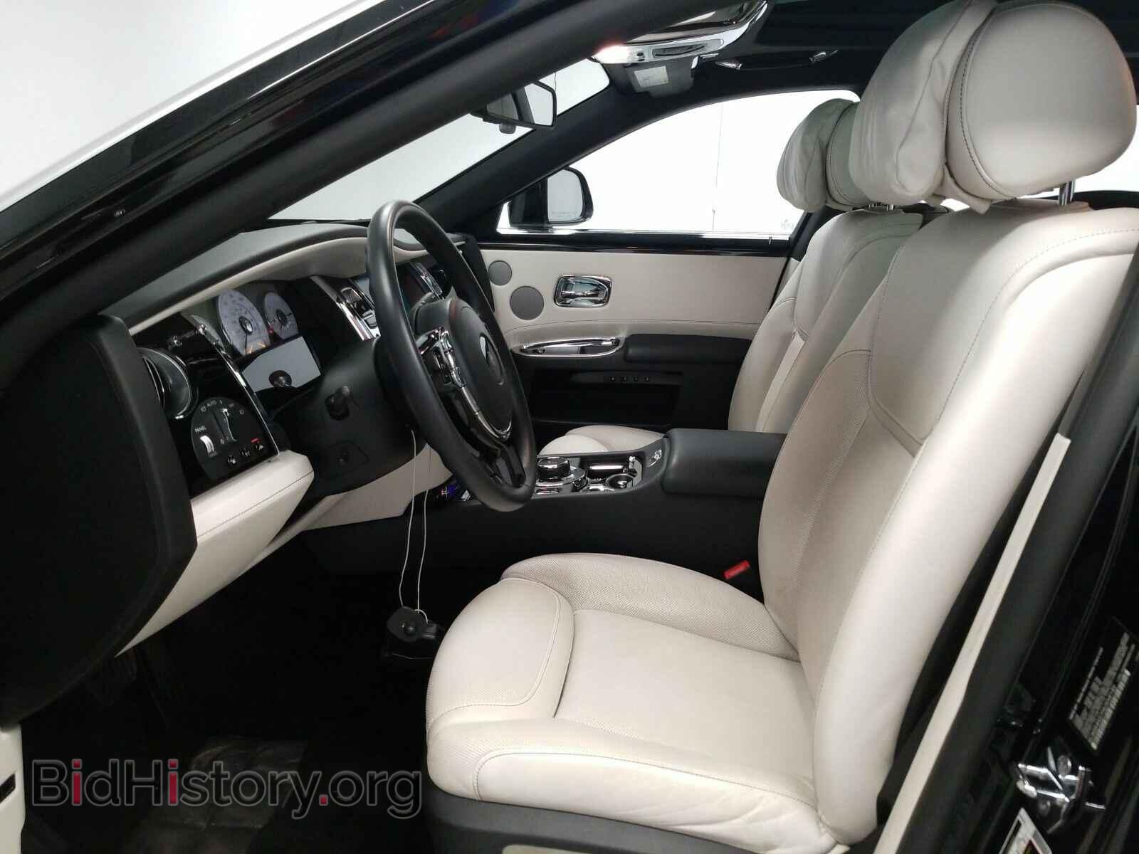 2017 Rolls-Royce Ghost - VIN: SCA664S57HUX54145 - Photo 7