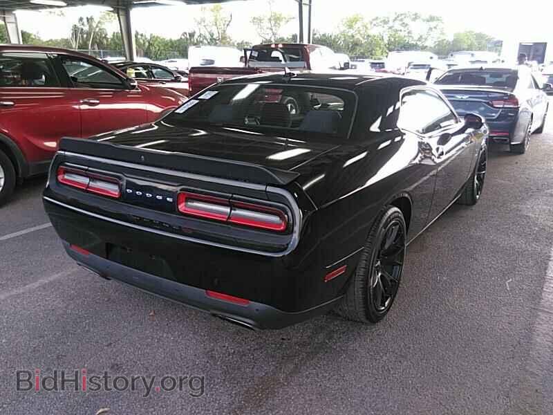 2018 Dodge Challenger - VIN: 2C3CDZFJ8JH332209 - Фото 2
