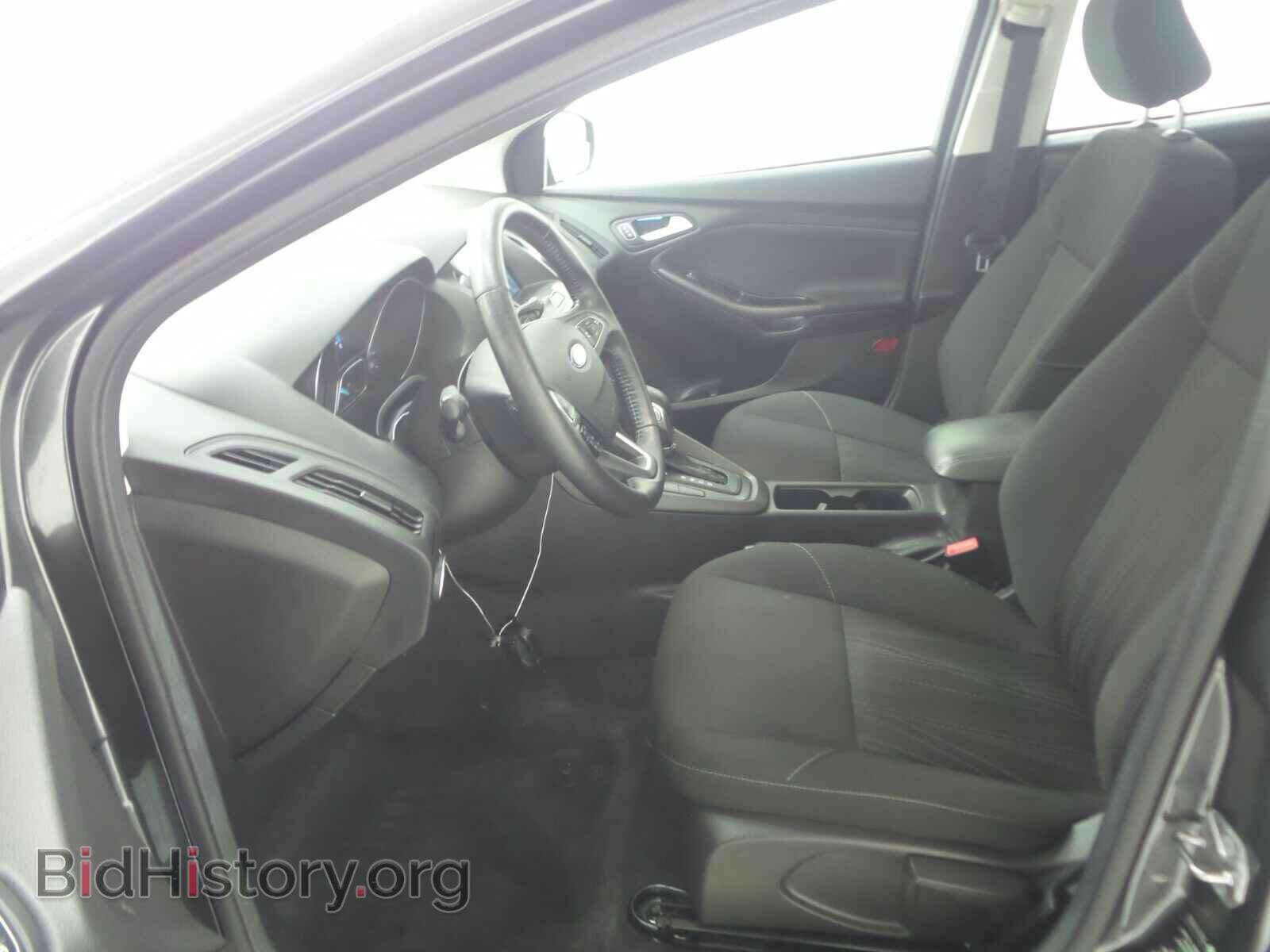 2017 Ford Focus - VIN: 1FADP3M26HL226733 - Фото 3