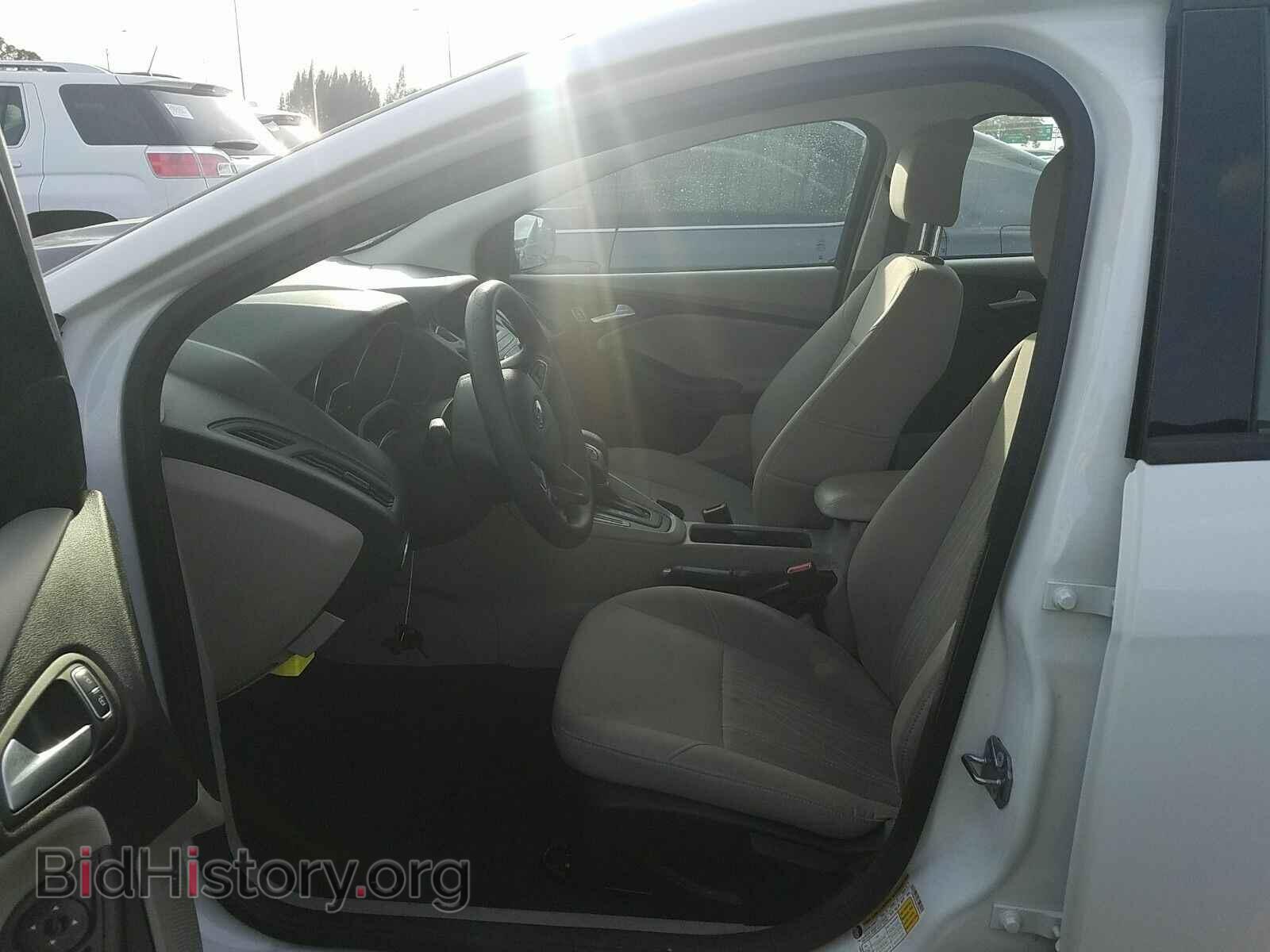 2017 Ford Focus - VIN: 1FADP3F25HL259414 - Фото 3