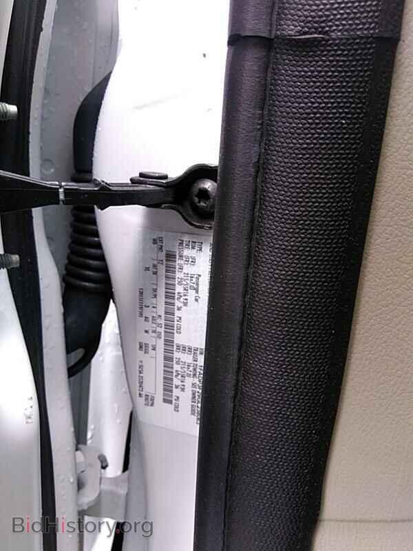 2016 Ford Focus - VIN: 1FADP3F29GL238063 - Photo 6
