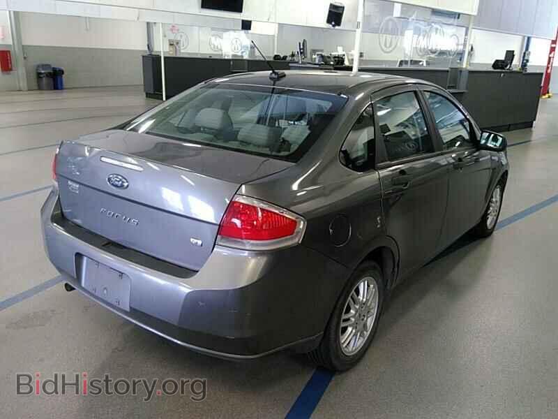 2011 Ford Focus - VIN: 1FAHP3FN3BW158714 - Фото 2